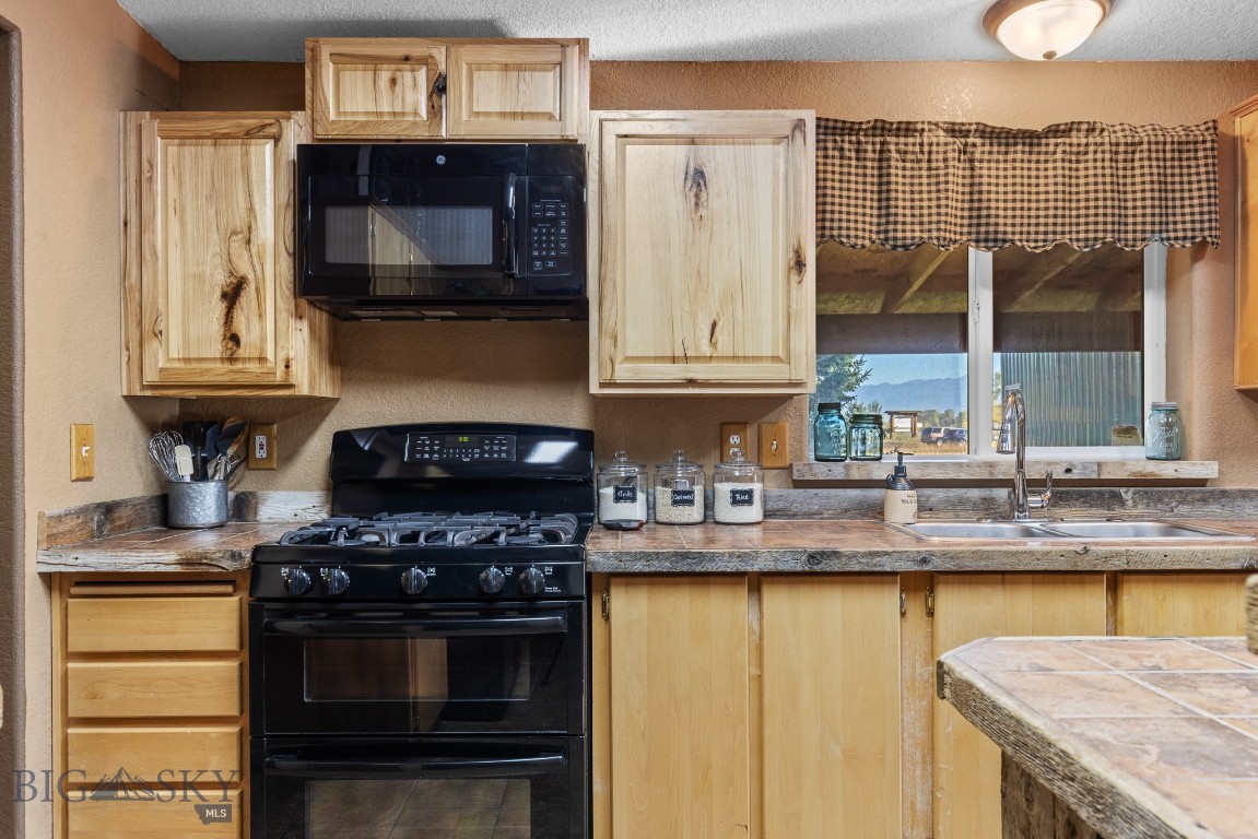 Bozeman, Montana 59718, United States, 3 Bedrooms Bedrooms, ,2 BathroomsBathrooms,Residential,Active,40293