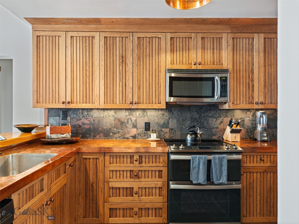 Big Sky, Montana 59716, United States, 5 Bedrooms Bedrooms, ,4 BathroomsBathrooms,Residential,Active,85516