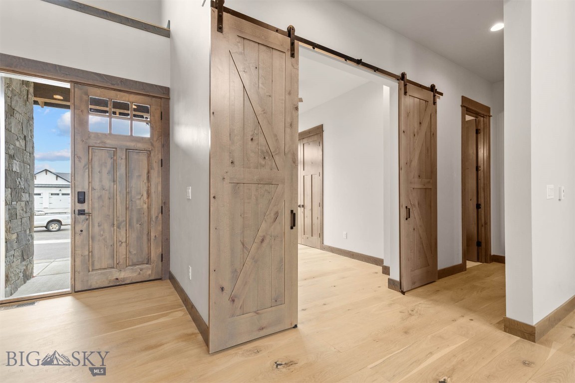 Amsterdam Village - Residential