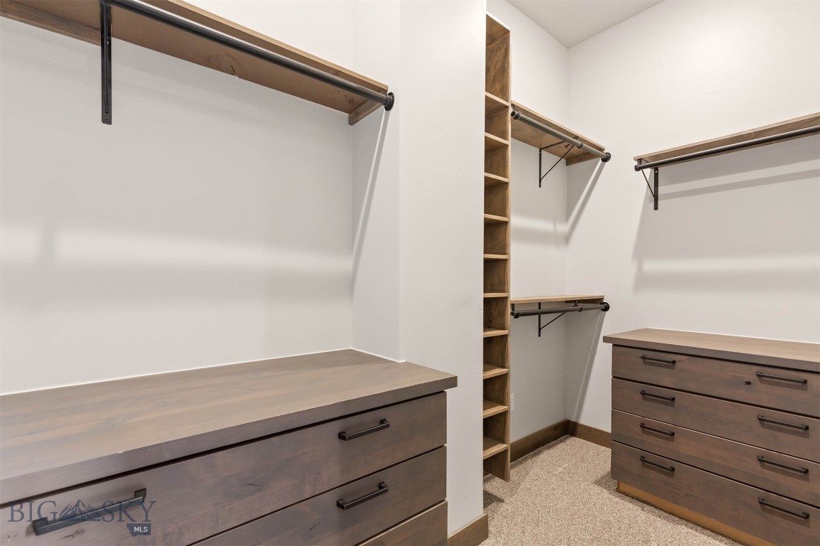 Amsterdam Village - Residential