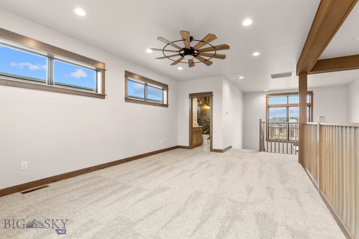 Amsterdam Village - Residential