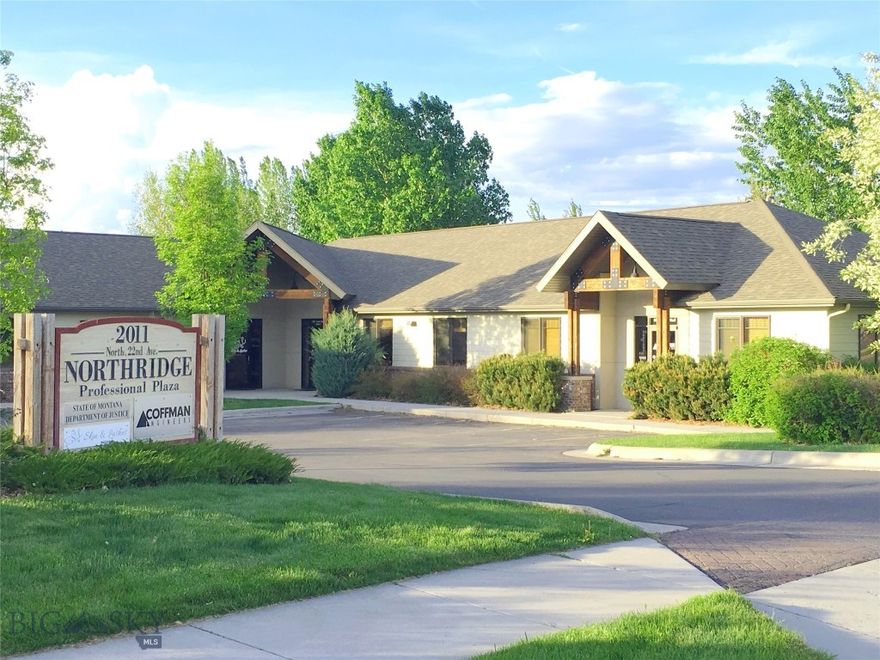 Commercial Condo
Centrally located commercial office condo just off of N 19th. Currently configured with 2 offices, a large open office area, conference room, reception area, and 2 restrooms. 
Well maintained building and grounds in an excellent area.
Condo dues cover Garbage, Lawn Care, Sewer, Snow Removal, and Water.
Cap Rate approximately 5%