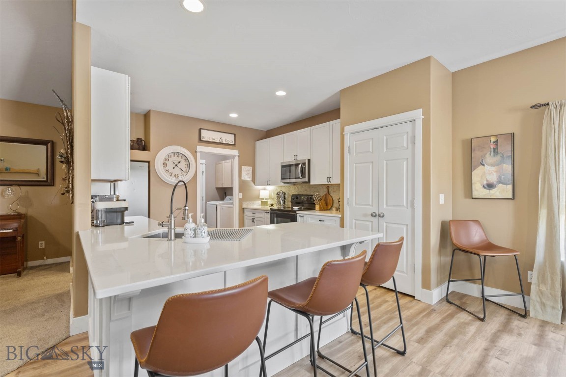 Bozeman, Montana 59718, United States, 3 Bedrooms Bedrooms, ,3 BathroomsBathrooms,Residential,Contingent,62692