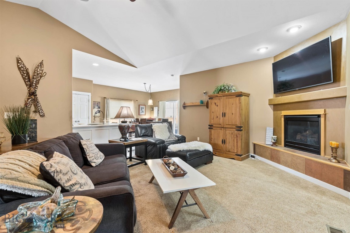 Bozeman, Montana 59718, United States, 3 Bedrooms Bedrooms, ,3 BathroomsBathrooms,Residential,Contingent,62692