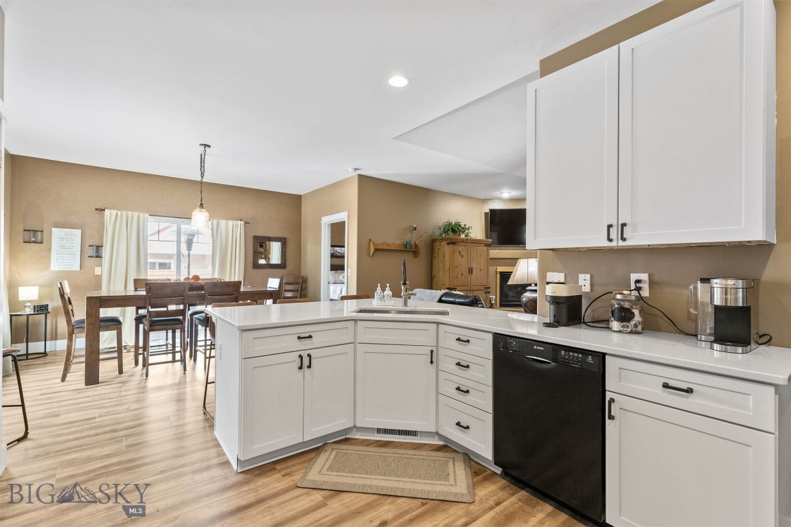 Bozeman, Montana 59718, United States, 3 Bedrooms Bedrooms, ,3 BathroomsBathrooms,Residential,Contingent,62692