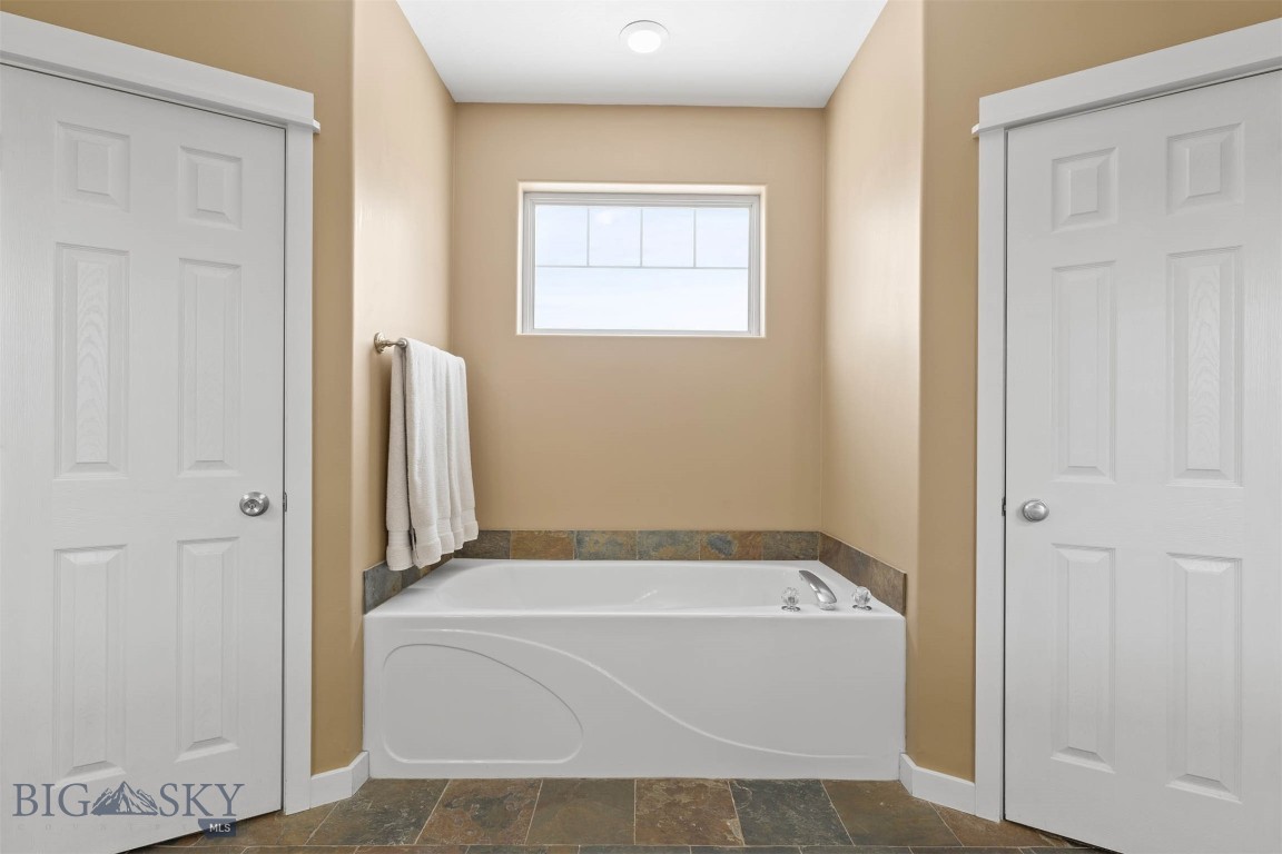 Bozeman, Montana 59718, United States, 3 Bedrooms Bedrooms, ,3 BathroomsBathrooms,Residential,Contingent,62692