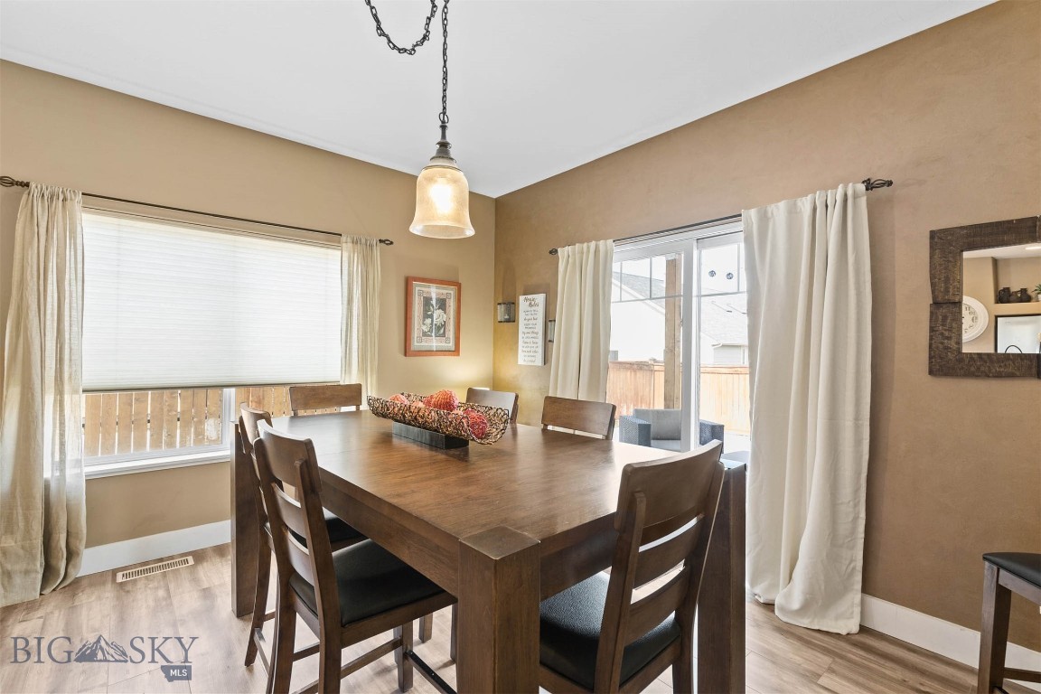 Bozeman, Montana 59718, United States, 3 Bedrooms Bedrooms, ,3 BathroomsBathrooms,Residential,Contingent,62692