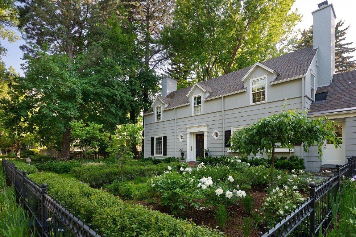 911 S Willson Avenue