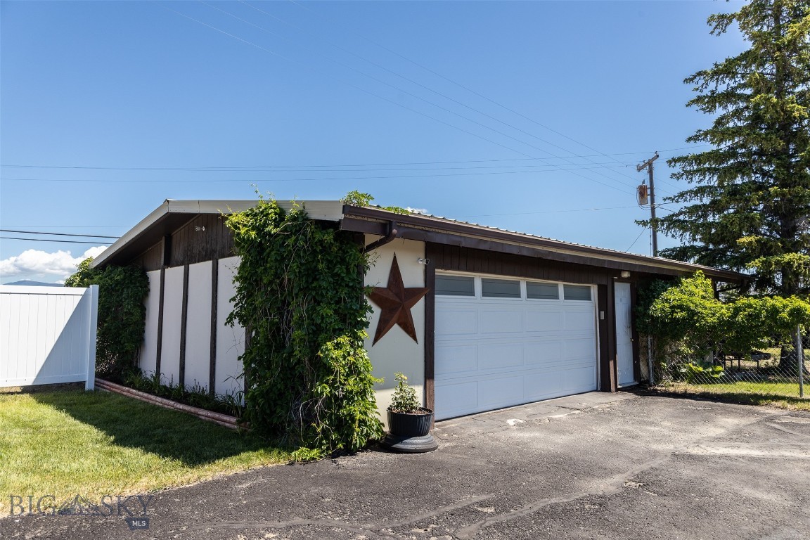 Whitehall, Montana 59759, United States, 3 Bedrooms Bedrooms, ,3 BathroomsBathrooms,Residential,Pending,54003