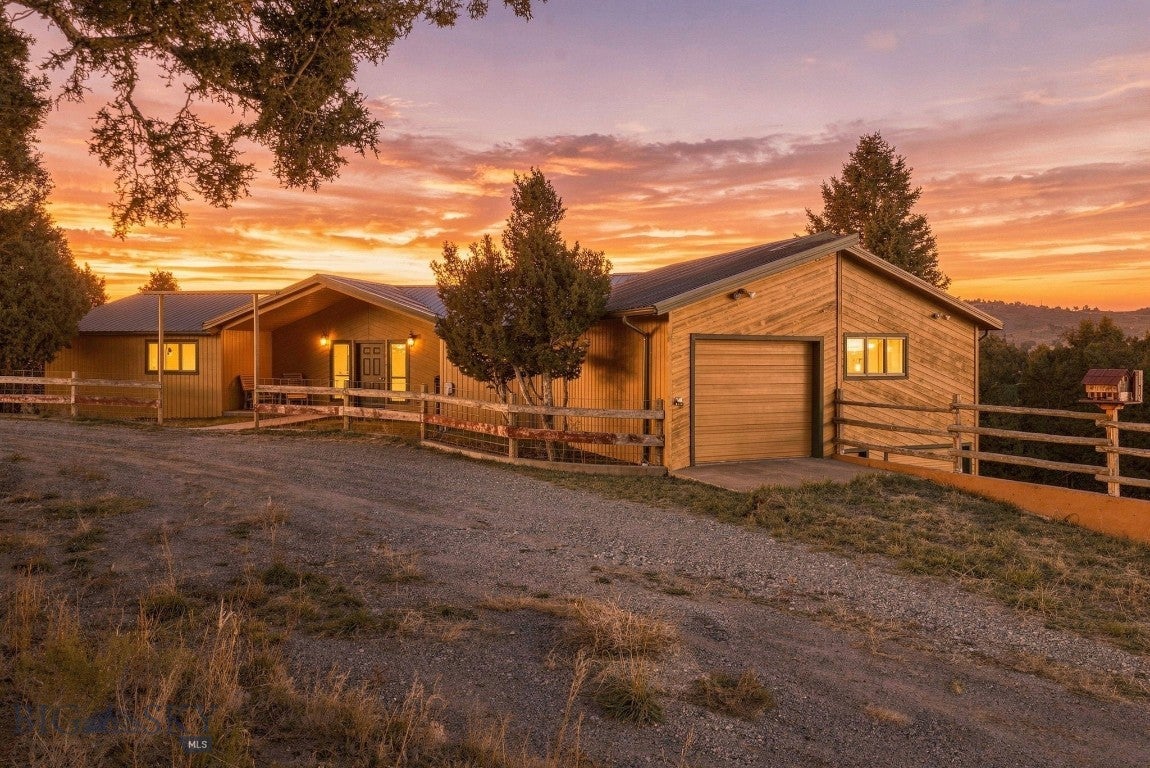 71 Deer Lane
