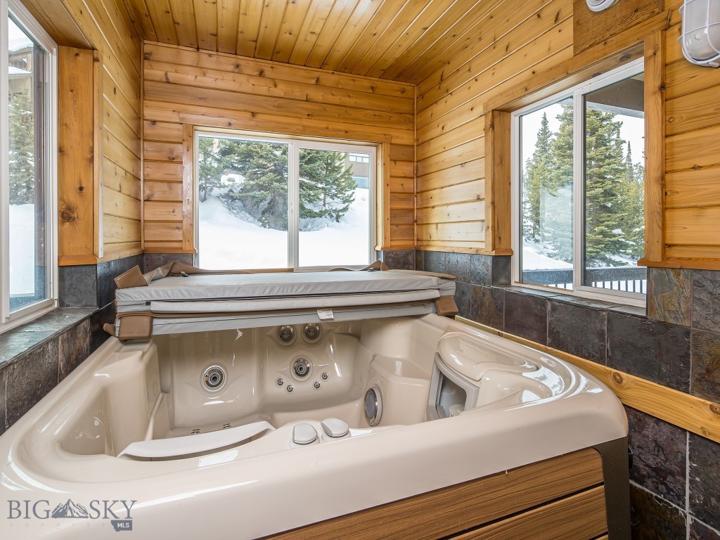Beaverhead Condos - Residential