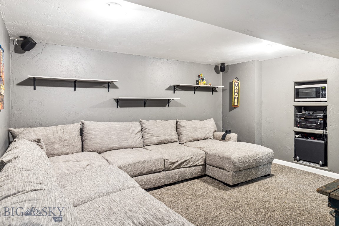 Manhattan, Montana 59741, United States, 5 Bedrooms Bedrooms, ,2 BathroomsBathrooms,Residential,Active,126375