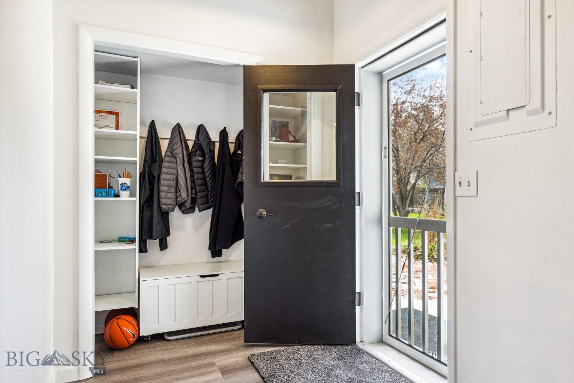 Manhattan, Montana 59741, United States, 5 Bedrooms Bedrooms, ,2 BathroomsBathrooms,Residential,Active,126375