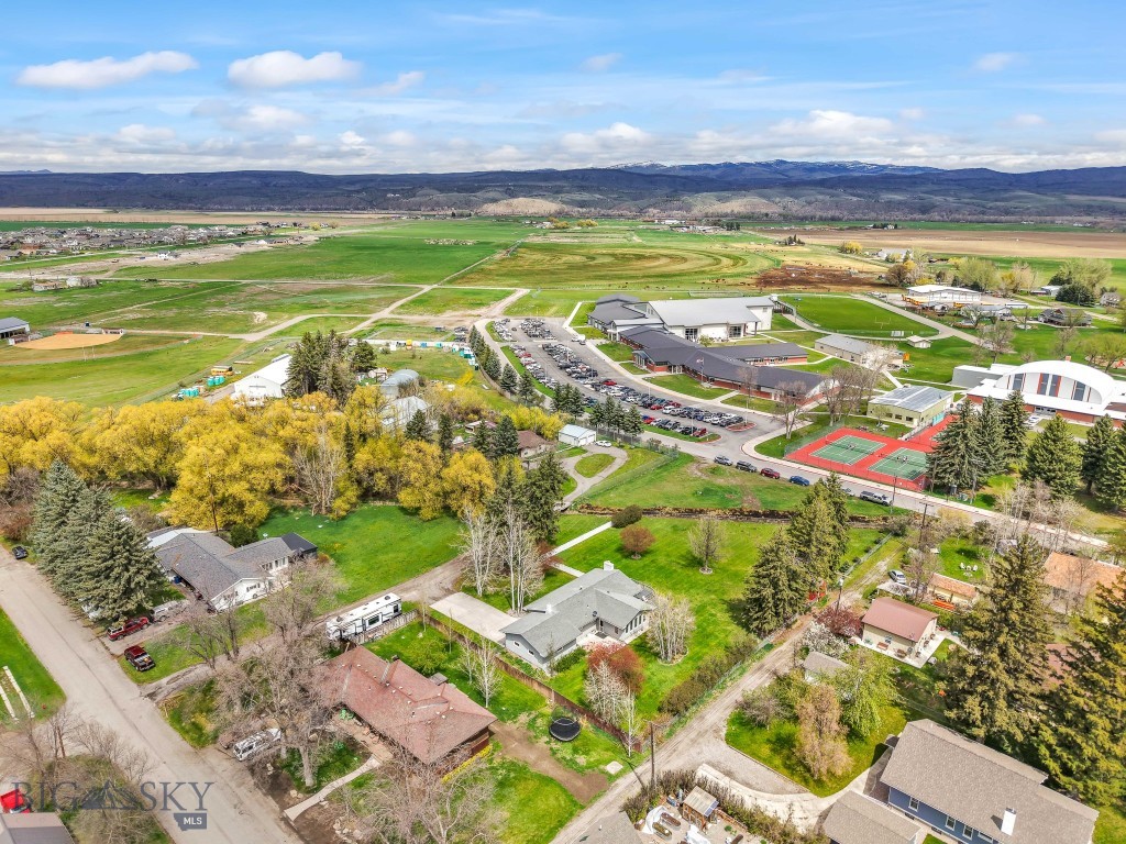 Manhattan, Montana 59741, United States, 5 Bedrooms Bedrooms, ,2 BathroomsBathrooms,Residential,Active,126375