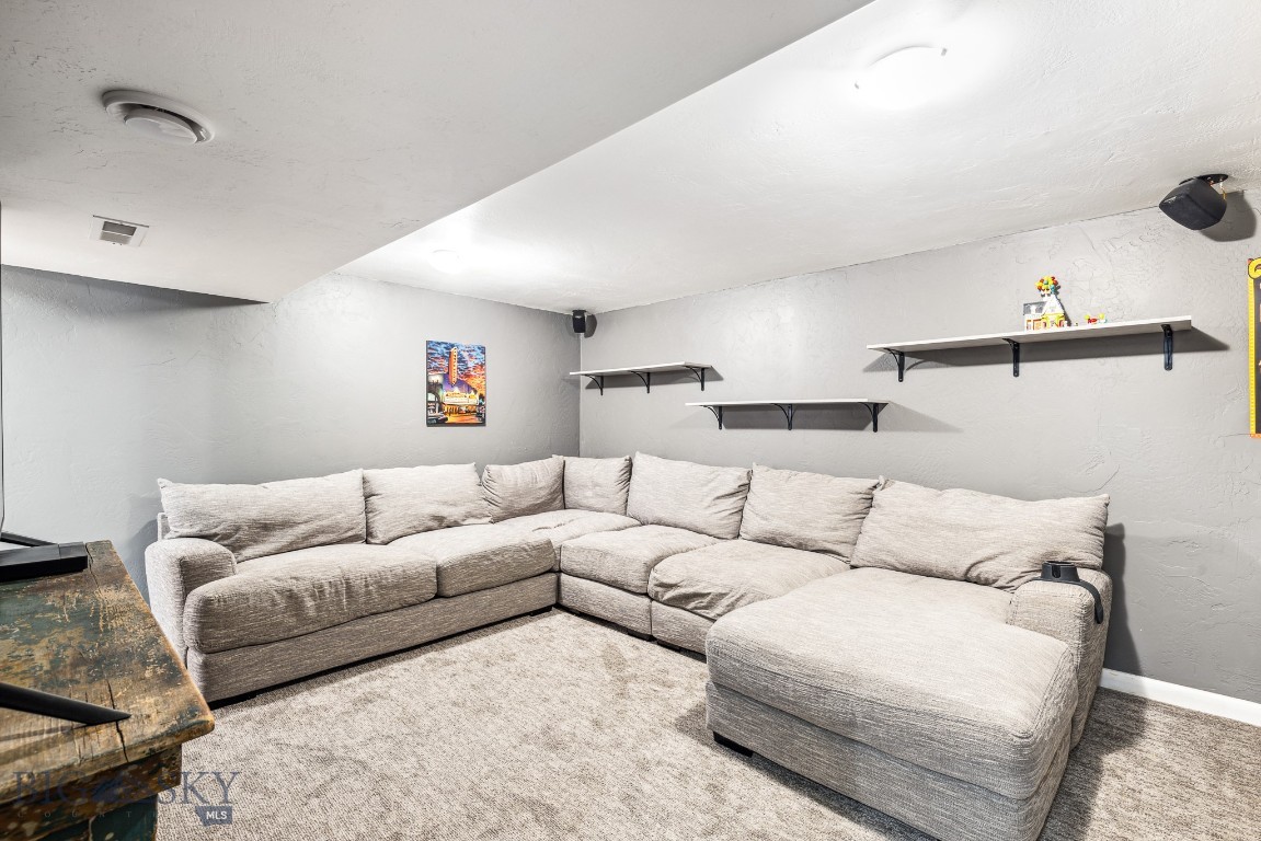 Manhattan, Montana 59741, United States, 5 Bedrooms Bedrooms, ,2 BathroomsBathrooms,Residential,Active,126375