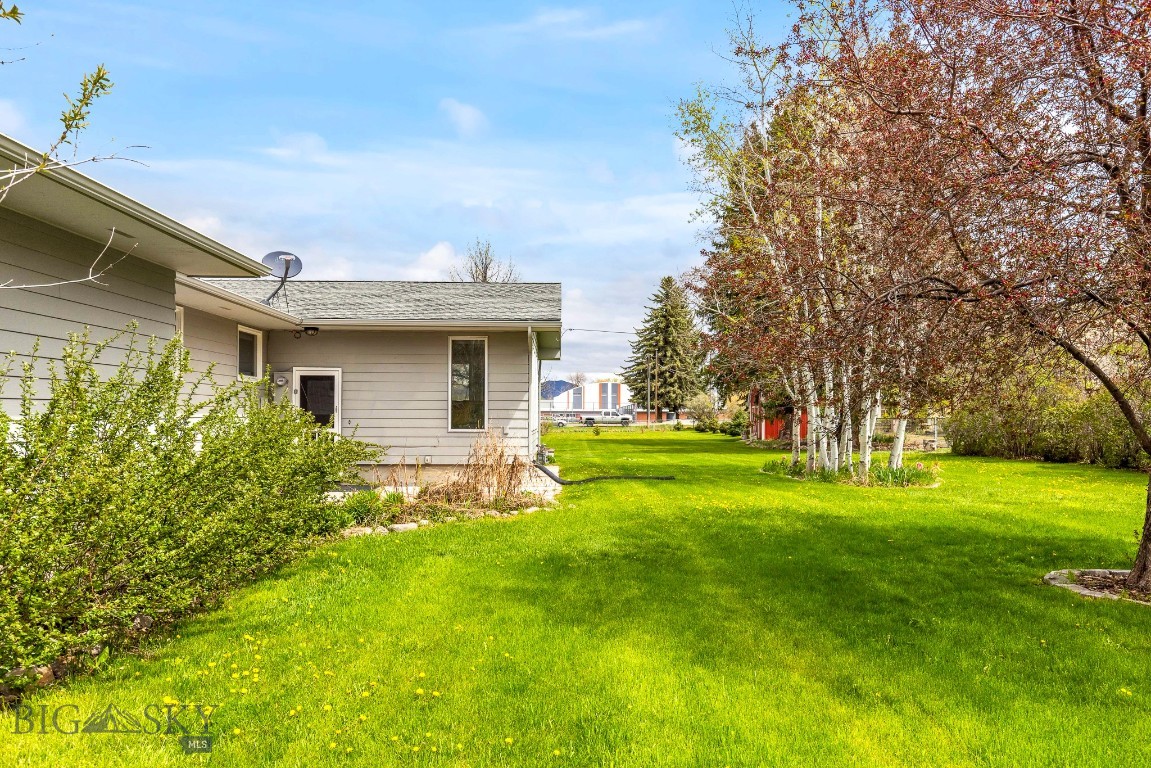 Manhattan, Montana 59741, United States, 5 Bedrooms Bedrooms, ,2 BathroomsBathrooms,Residential,Active,126375