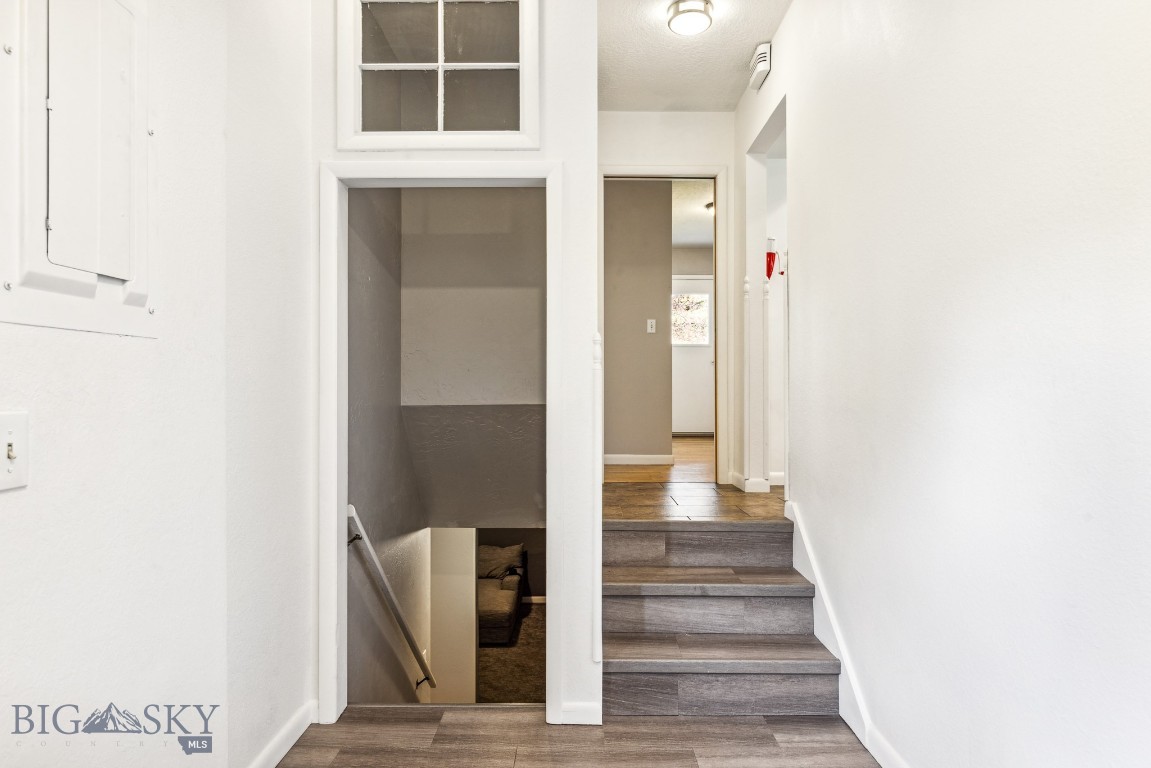 Manhattan, Montana 59741, United States, 5 Bedrooms Bedrooms, ,2 BathroomsBathrooms,Residential,Active,126375