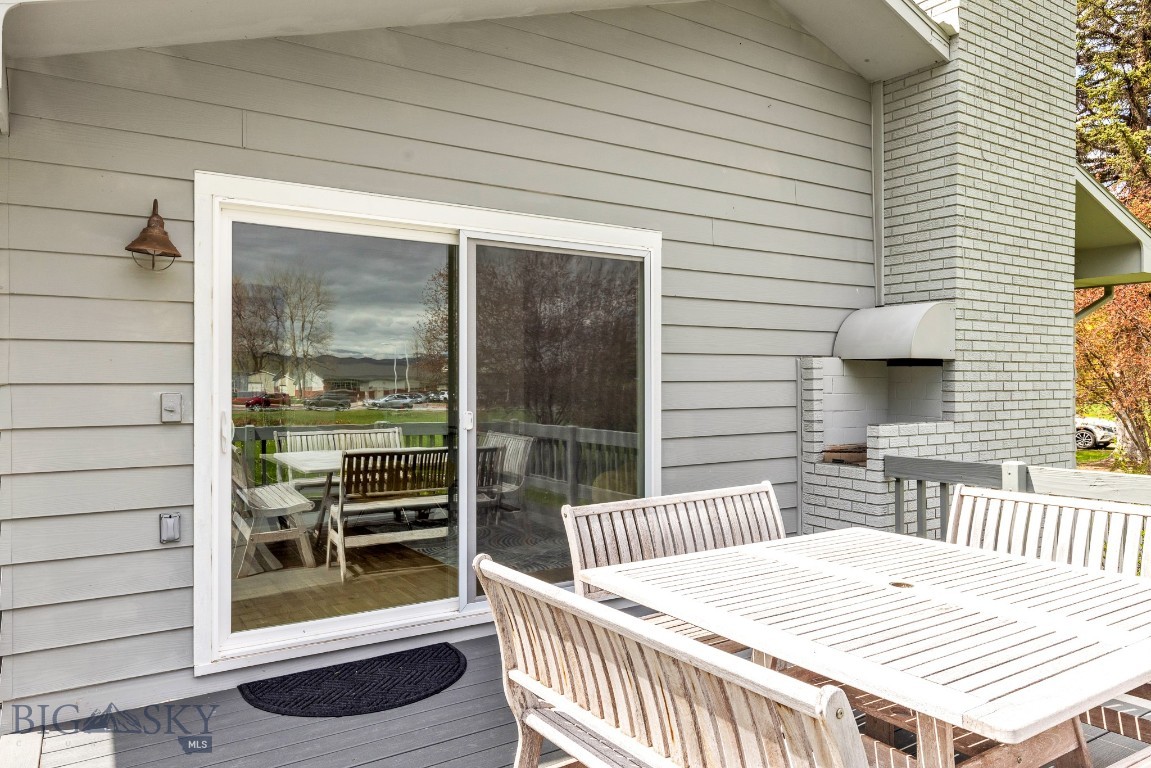 Manhattan, Montana 59741, United States, 5 Bedrooms Bedrooms, ,2 BathroomsBathrooms,Residential,Active,126375