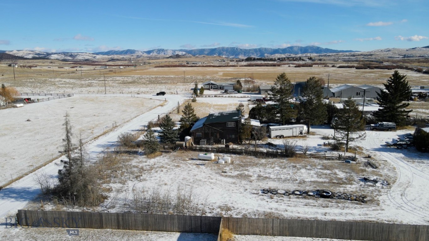 700 Dawson Loop