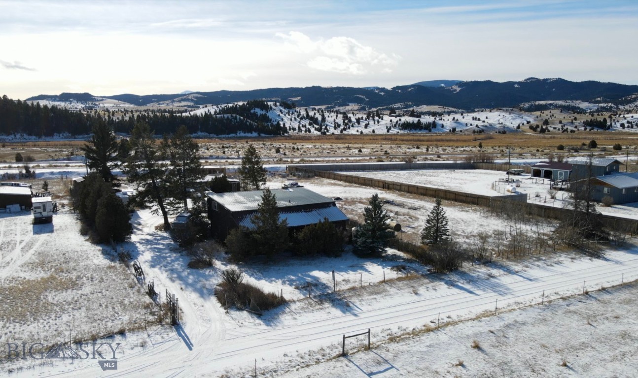 700 Dawson Loop