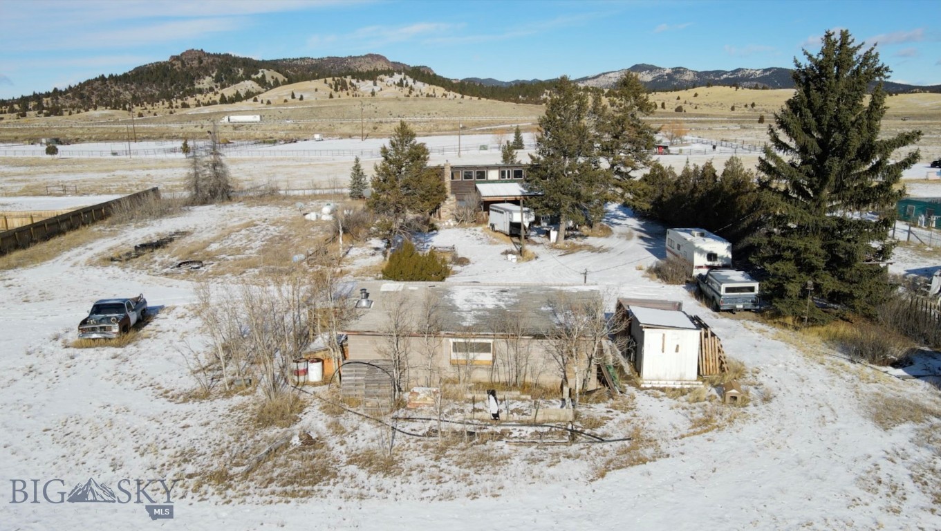 700 Dawson Loop