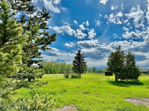 Photo of 118 Dovetail Lane, Bozeman, MT 59718 (MLS # 411075)