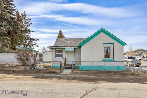 Photo of 200 Howard Avenue, Butte, MT 59701 (MLS # 408624)