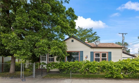Photo of 311 E Clark Street, Livingston, MT 59047 (MLS # 412886)