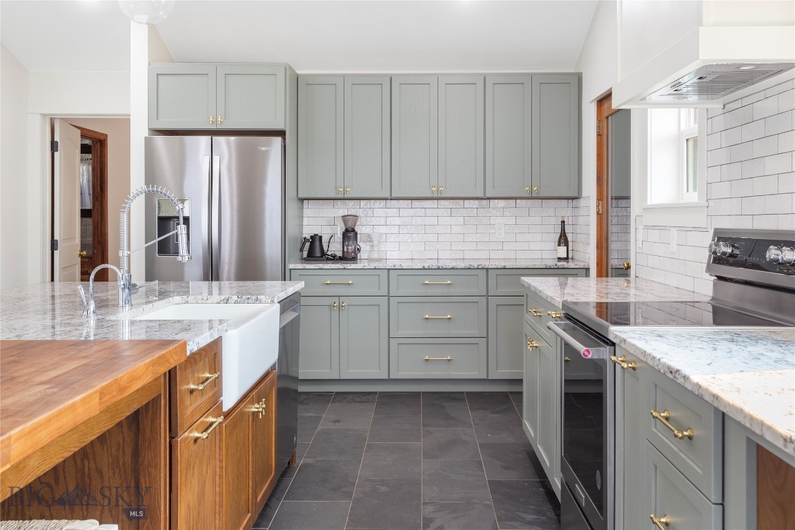 Butte, Montana 59701, United States, 5 Bedrooms Bedrooms, ,3 BathroomsBathrooms,Residential,Contingent,44680