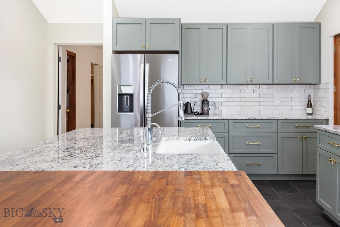 Butte, Montana 59701, United States, 5 Bedrooms Bedrooms, ,3 BathroomsBathrooms,Residential,Contingent,44680