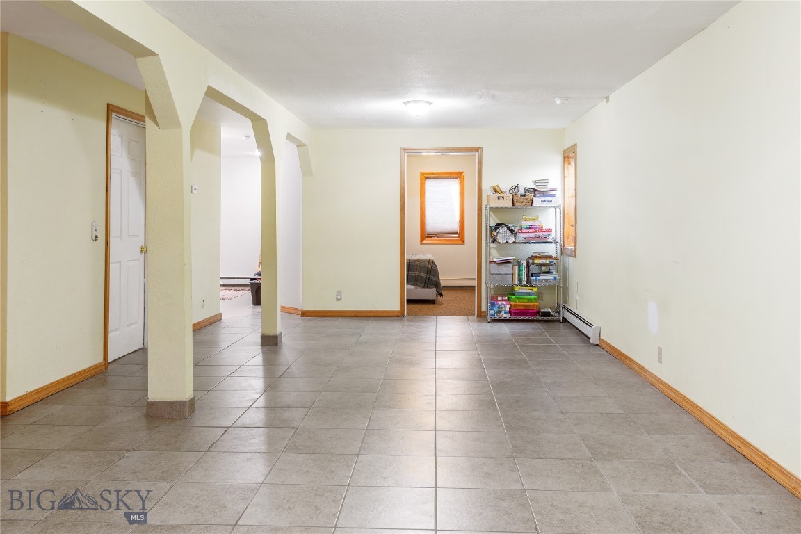 Butte, Montana 59701, United States, 5 Bedrooms Bedrooms, ,3 BathroomsBathrooms,Residential,Contingent,44680