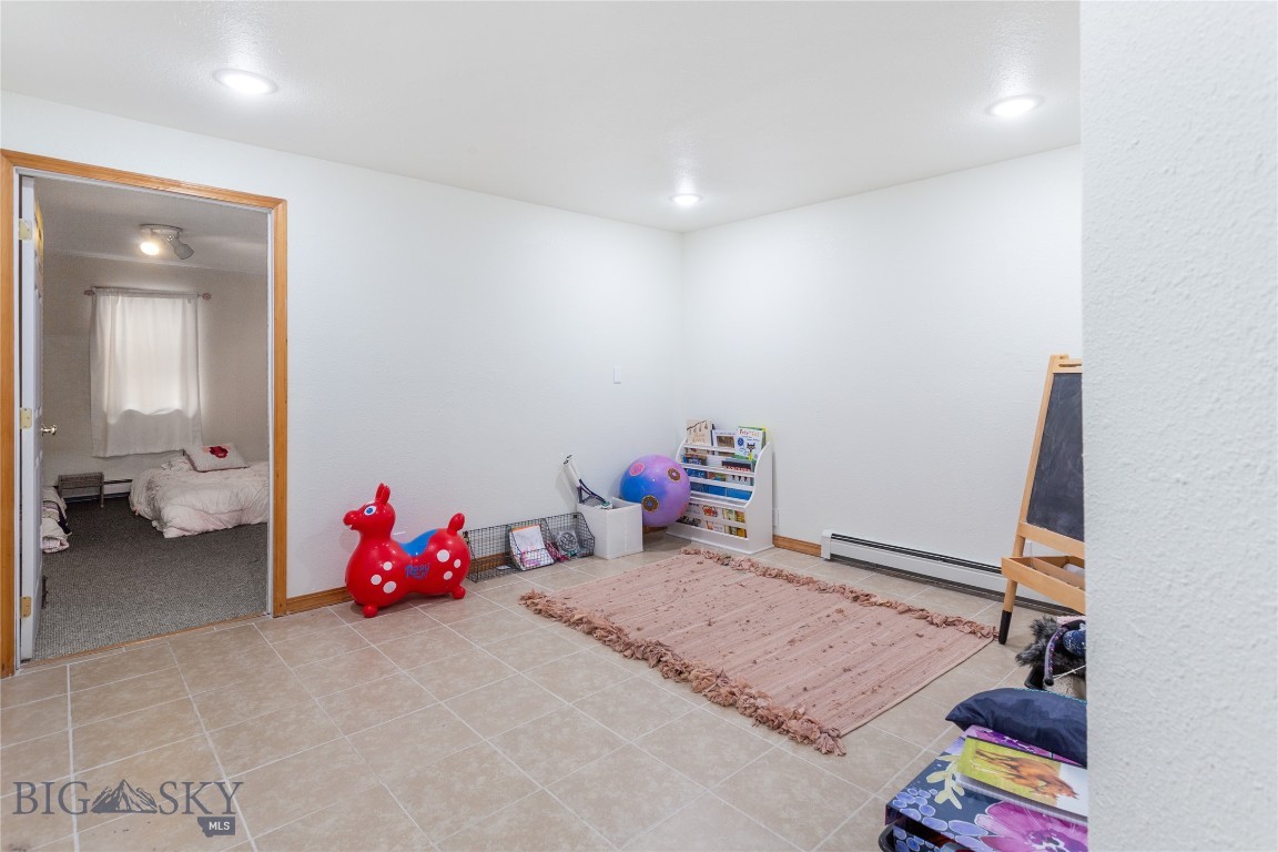 Butte, Montana 59701, United States, 5 Bedrooms Bedrooms, ,3 BathroomsBathrooms,Residential,Contingent,44680