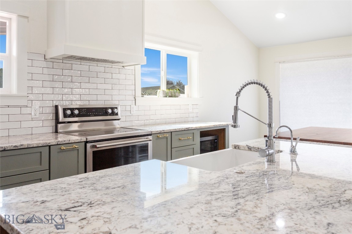 Butte, Montana 59701, United States, 5 Bedrooms Bedrooms, ,3 BathroomsBathrooms,Residential,Contingent,44680