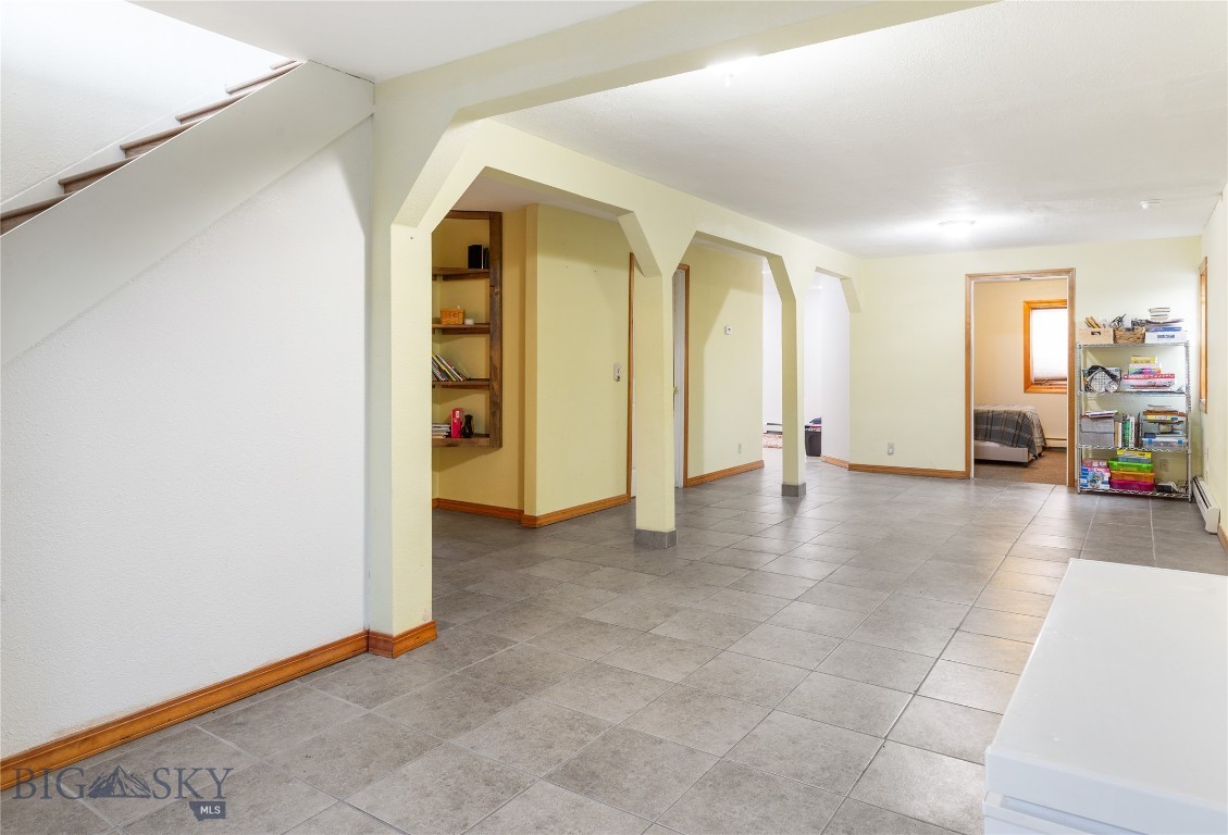 Butte, Montana 59701, United States, 5 Bedrooms Bedrooms, ,3 BathroomsBathrooms,Residential,Contingent,44680