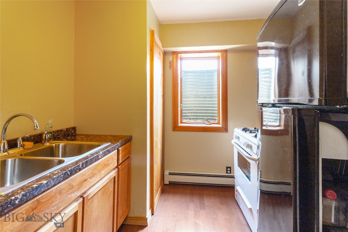 Butte, Montana 59701, United States, 5 Bedrooms Bedrooms, ,3 BathroomsBathrooms,Residential,Contingent,44680