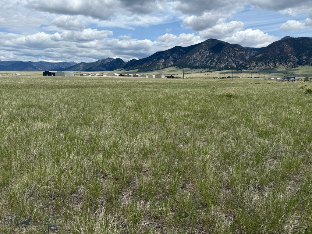 Shining Mountain Airpark - Land