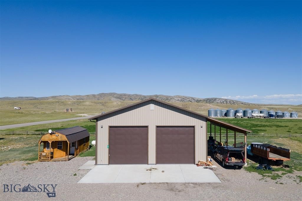 3 Rolling Prairie Way