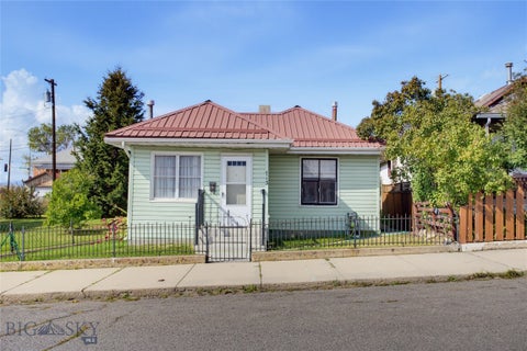 Photo of 713 Placer ST, Butte, MT 59701 (MLS # 415112)