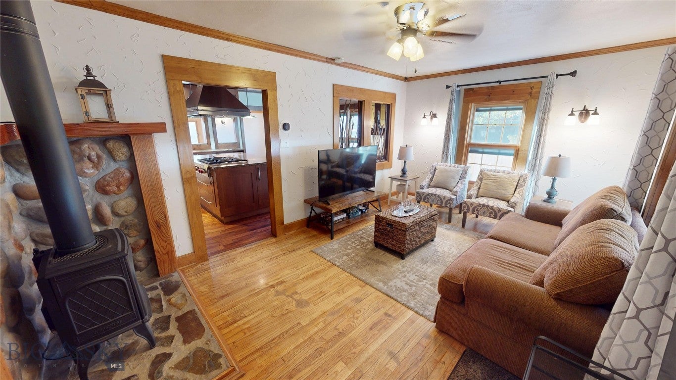 114 N Grand
