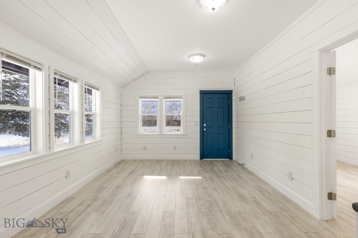 Hidden Valley - Commercial Sale