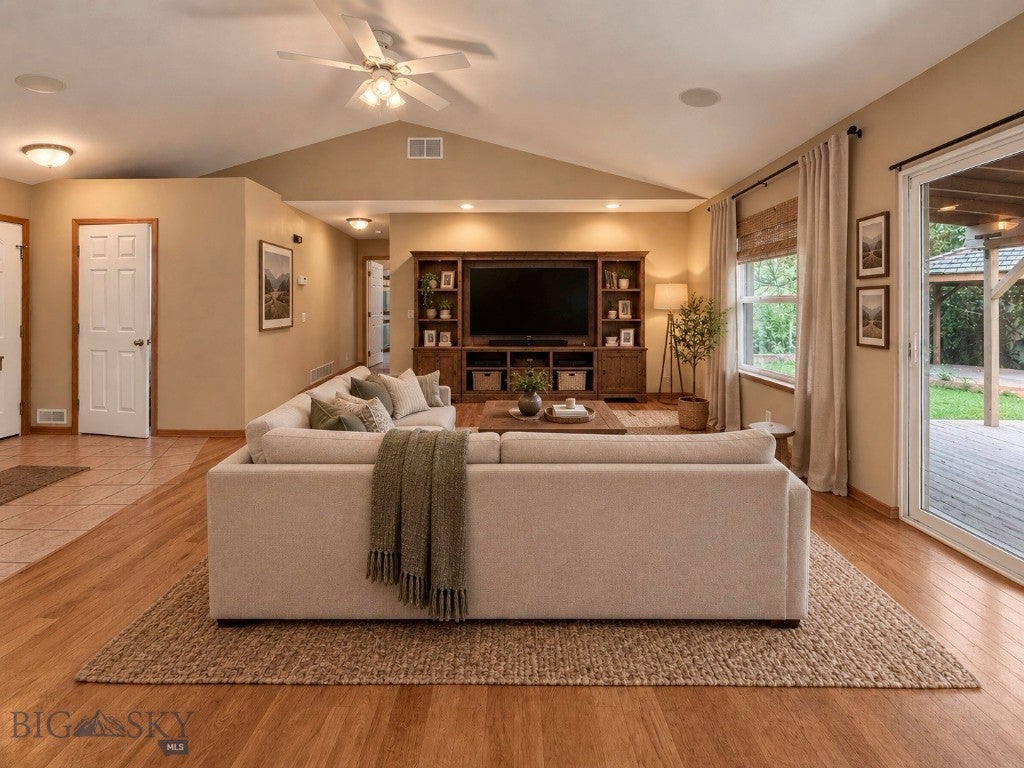 807 Spooner Road