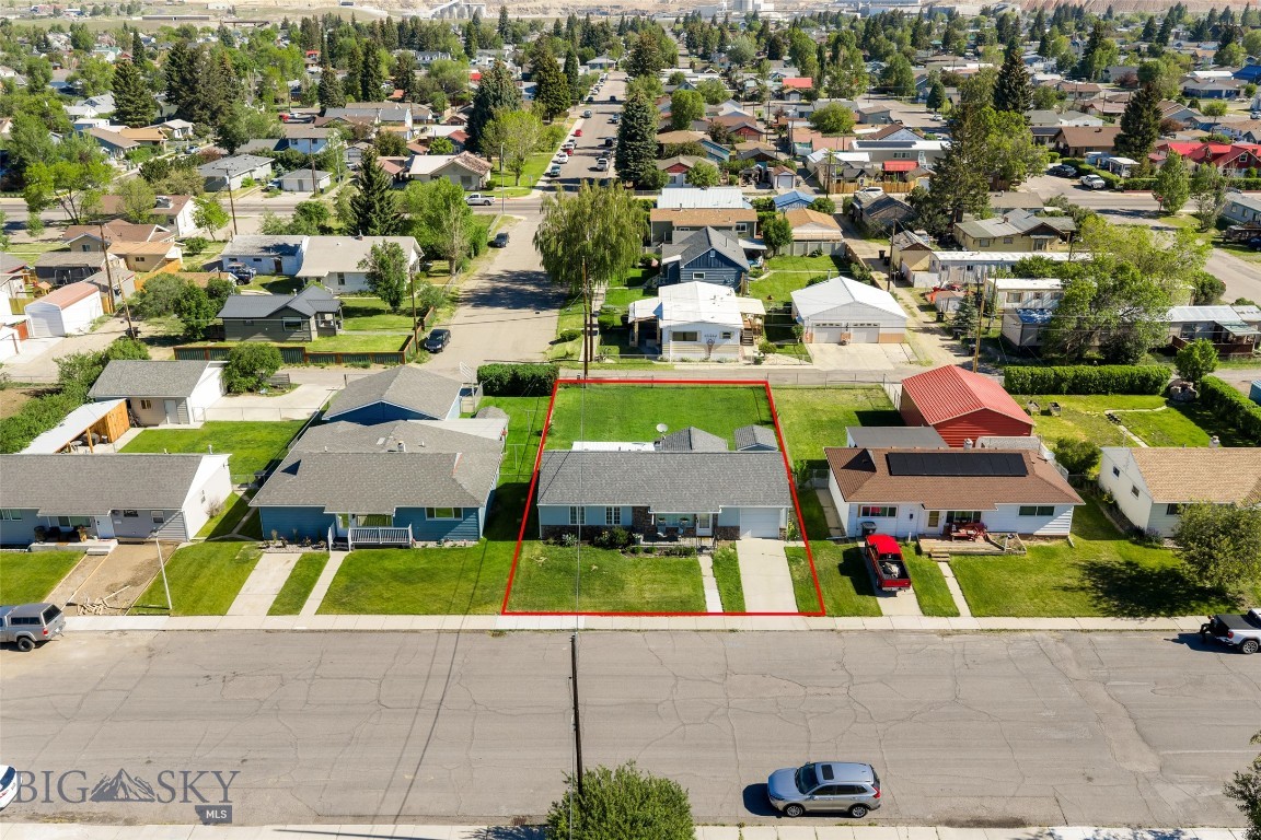 2205 North Drive