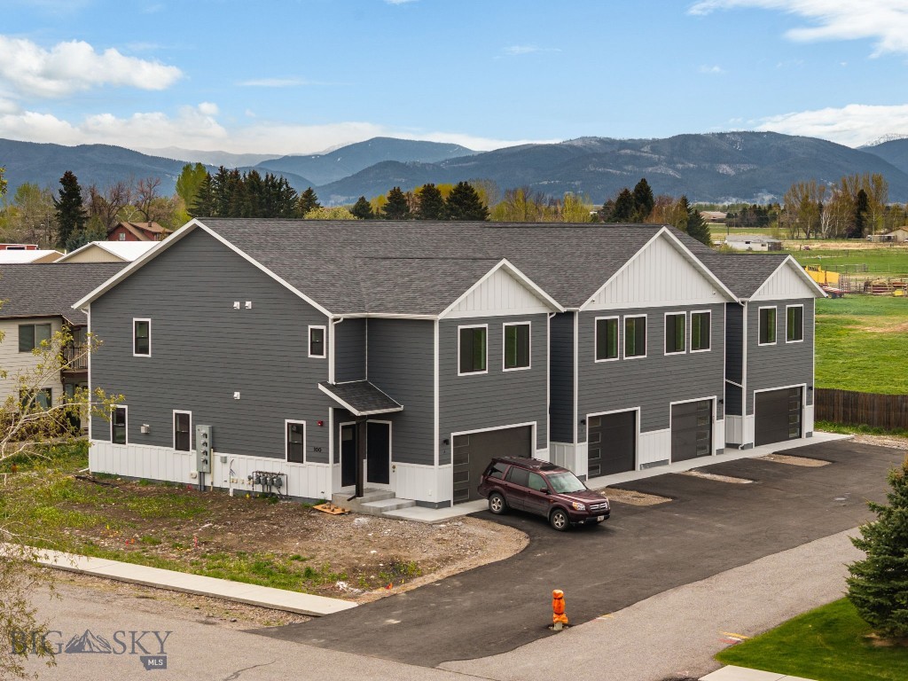 Falcon Hollow - Residential