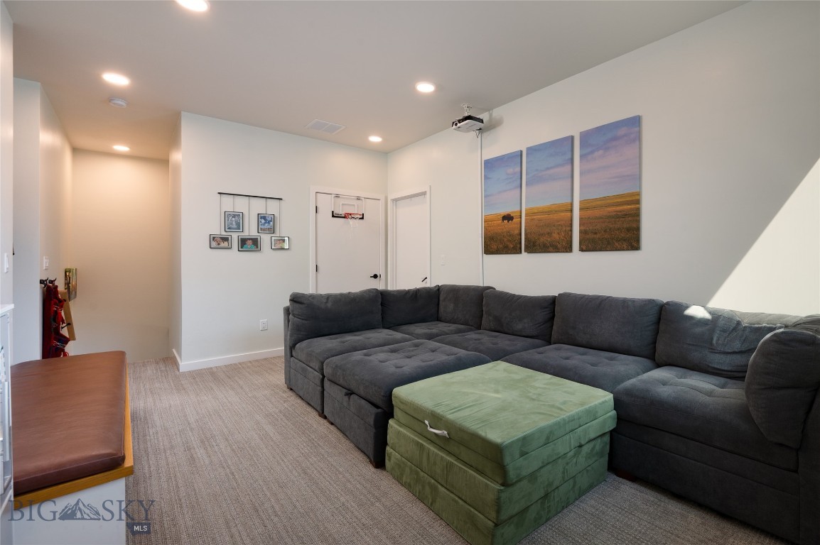 Bozeman, Montana 59718, United States, 3 Bedrooms Bedrooms, ,3 BathroomsBathrooms,Residential,Active,197587