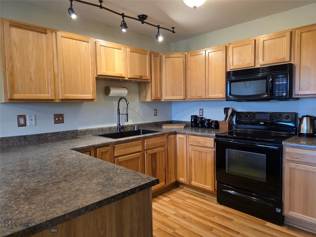Emerald Park Condos - Residential