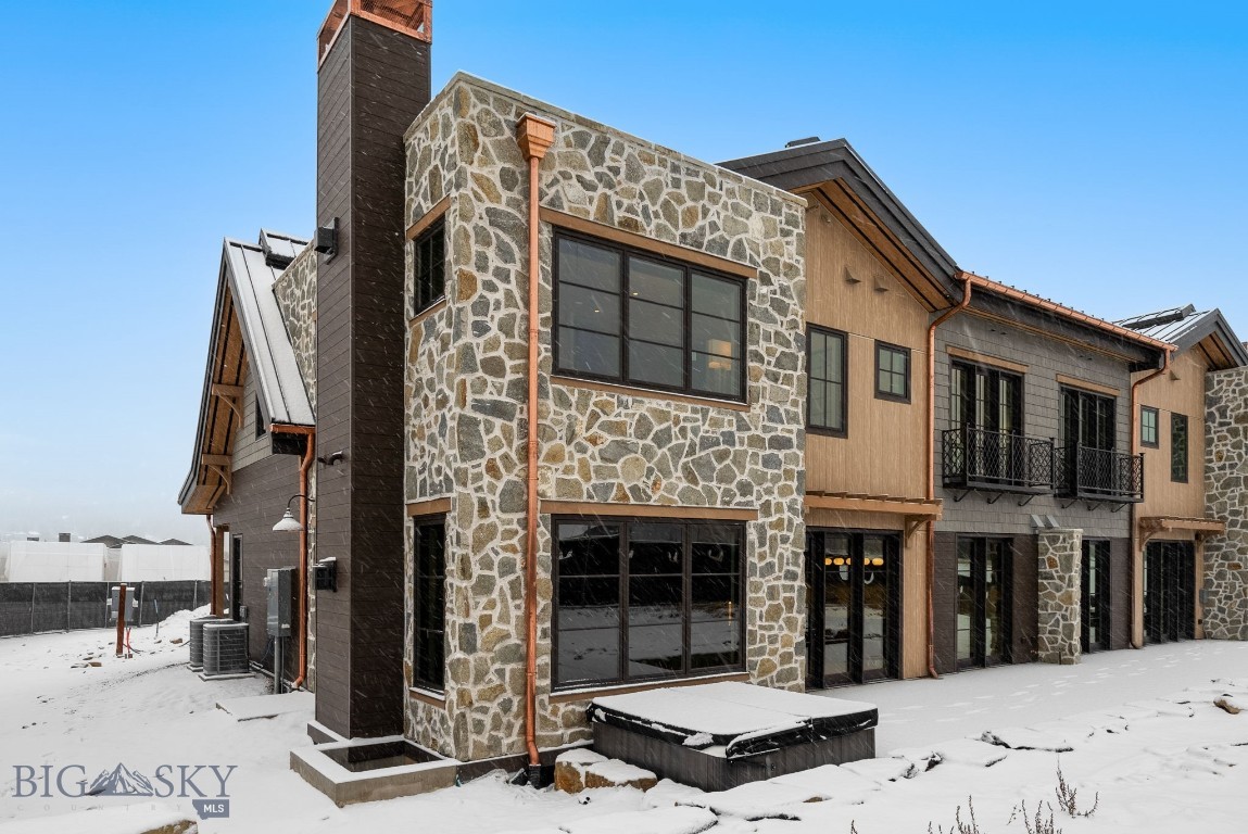 Yellowtail Residences Condominiums - Residential