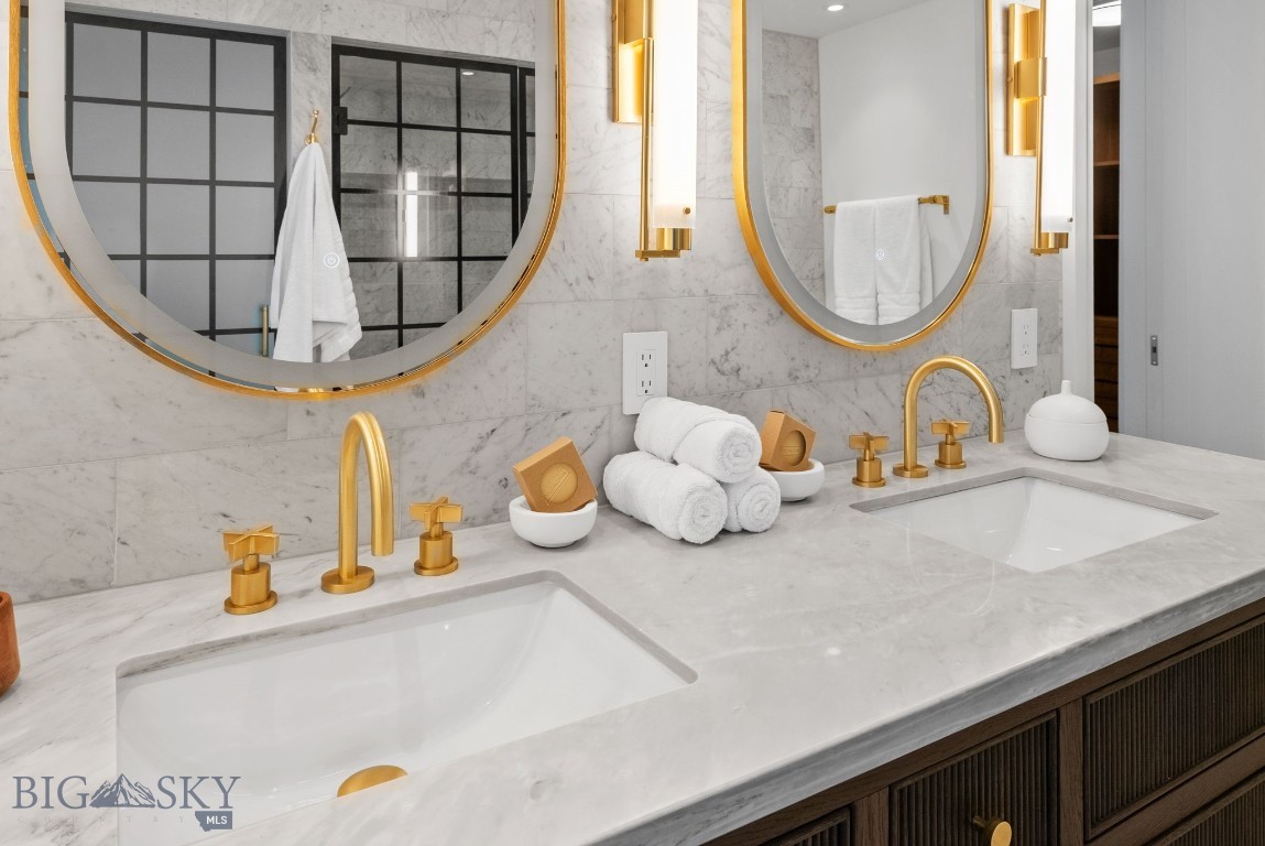 Yellowtail Residences Condominiums - Residential