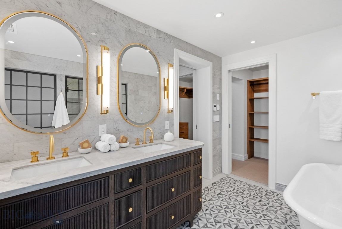 Yellowtail Residences Condominiums - Residential