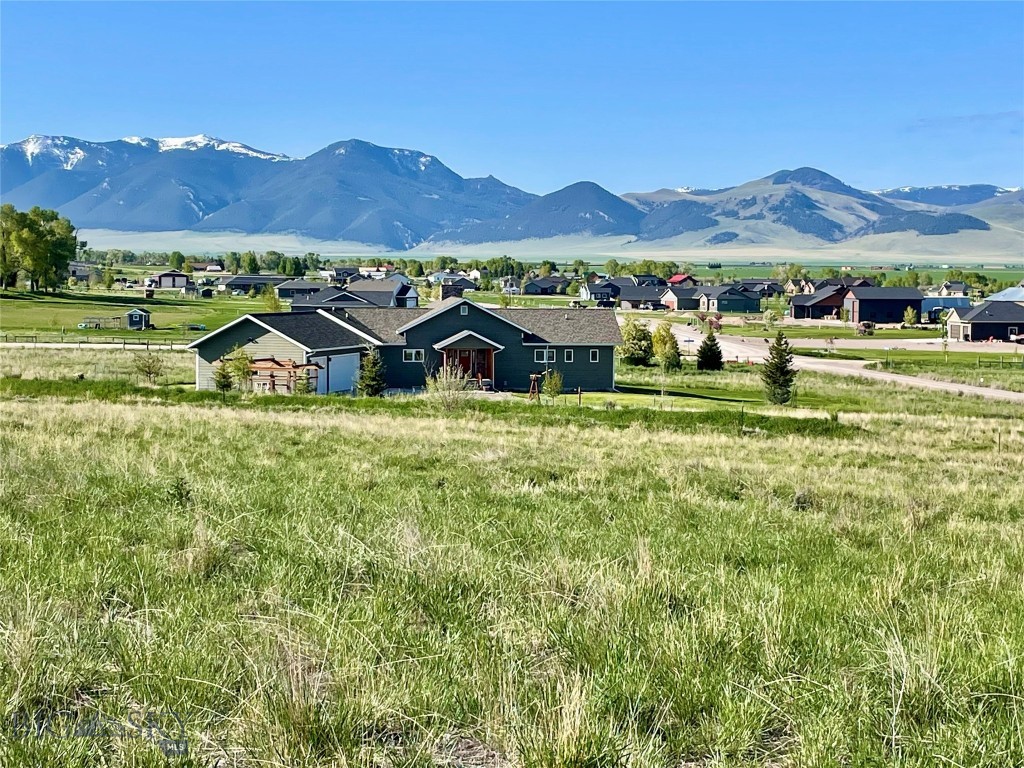 30 Harris Hawk Court