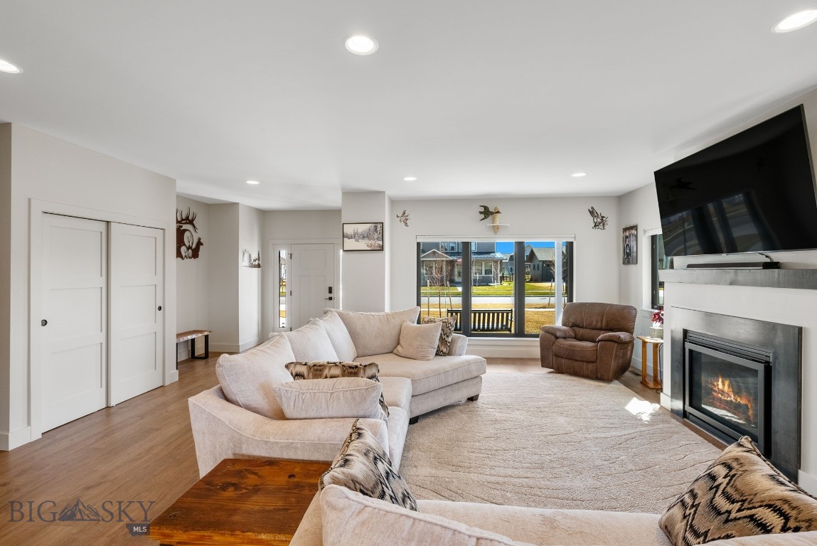 Manhattan, Montana 59741, United States, 5 Bedrooms Bedrooms, ,3 BathroomsBathrooms,Residential,Contingent,106633